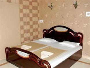 Butterfly Hotel Srinagar  Exterior photo