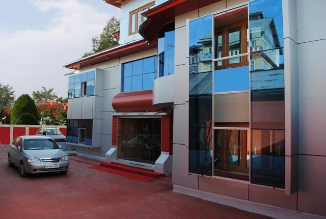 Butterfly Hotel Srinagar  Exterior photo