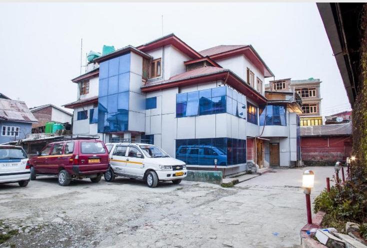 Butterfly Hotel Srinagar  Exterior photo